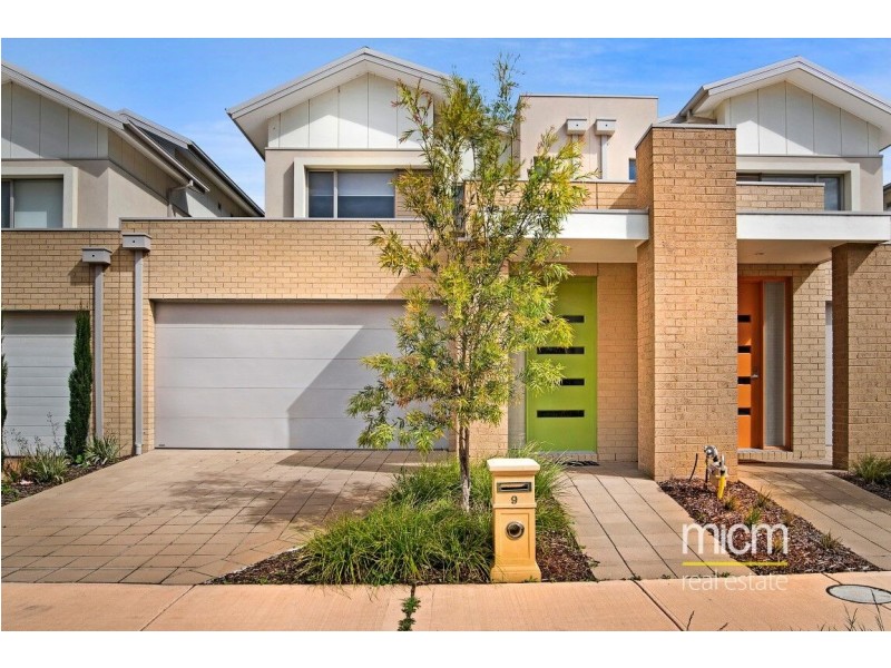 9 Broadbeach Circuit, Point Cook VIC 3030