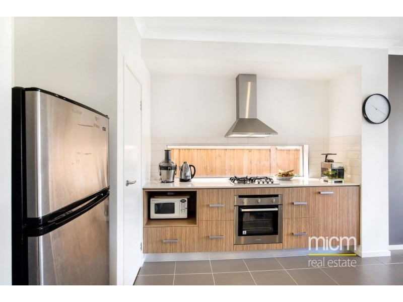 9 Broadbeach Circuit, Point Cook VIC 3030