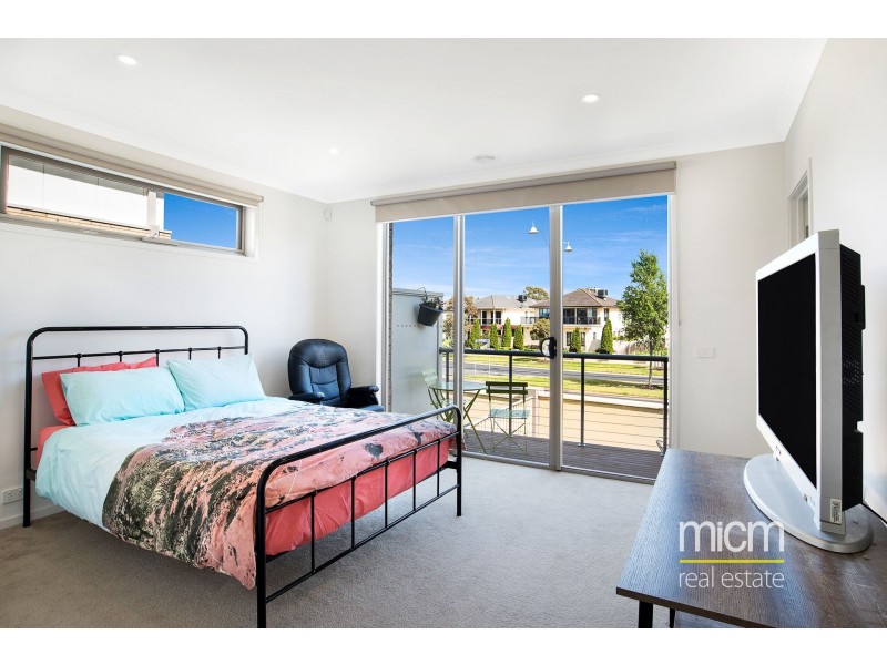 9 Broadbeach Circuit, Point Cook VIC 3030