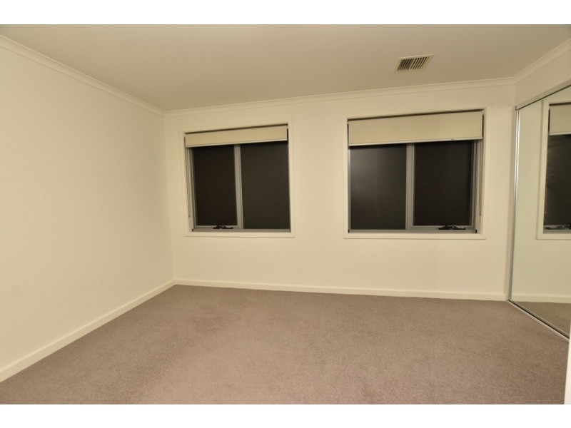 2B Grove Way, Wantirna South VIC 3152