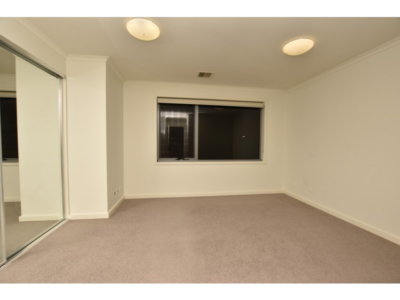 2B Grove Way, Wantirna South VIC 3152