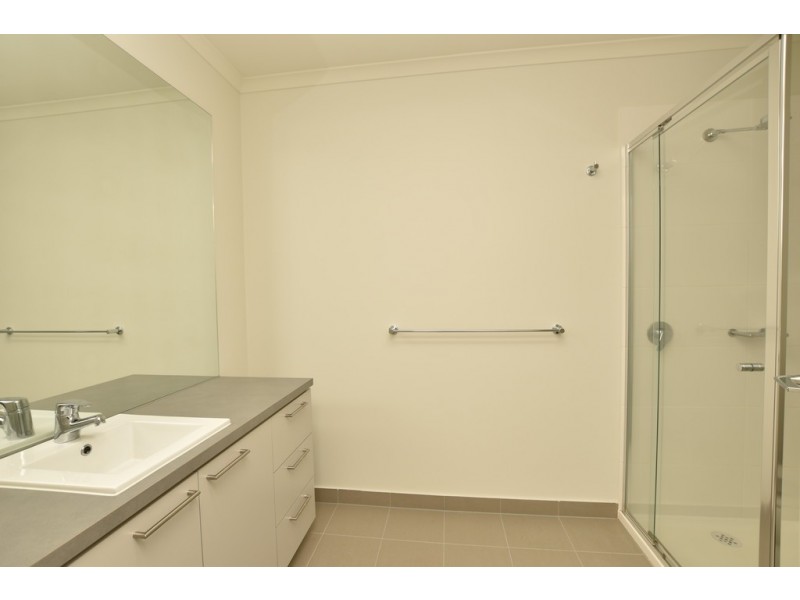 2B Grove Way, Wantirna South VIC 3152