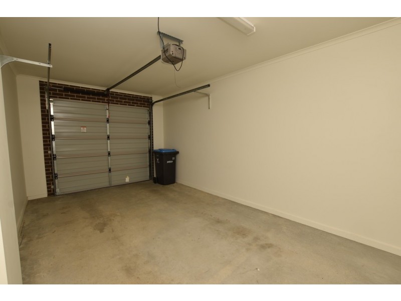 2B Grove Way, Wantirna South VIC 3152