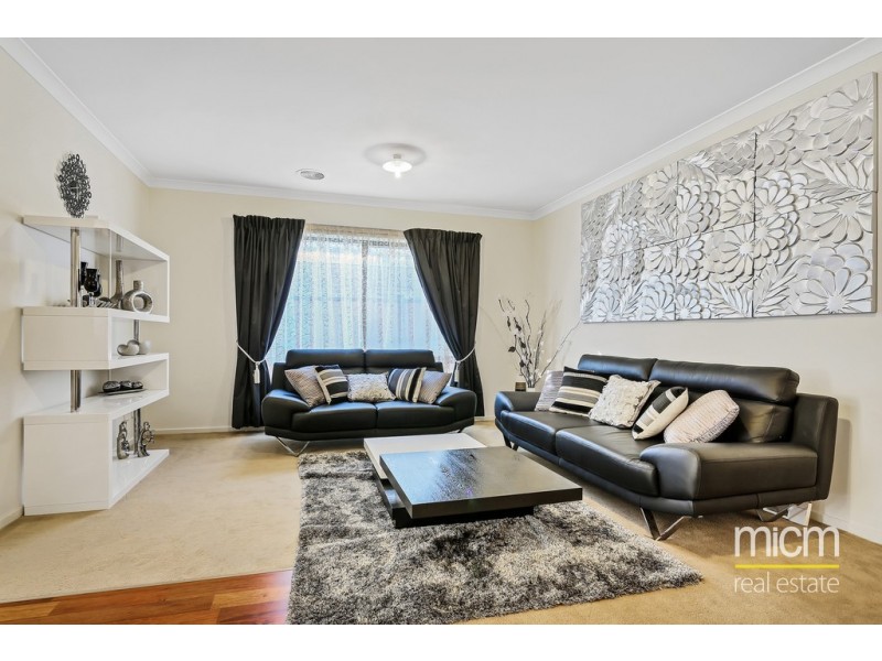 8 Freshet Avenue, Point Cook VIC 3030