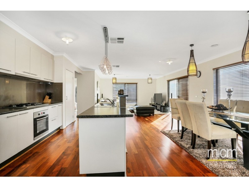 8 Freshet Avenue, Point Cook VIC 3030