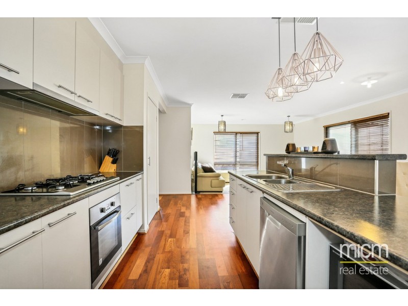 8 Freshet Avenue, Point Cook VIC 3030