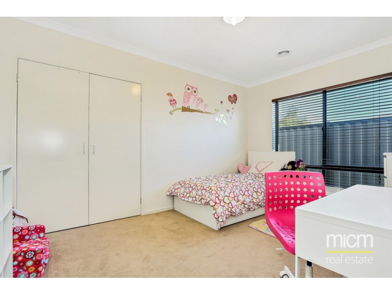 8 Freshet Avenue, Point Cook VIC 3030