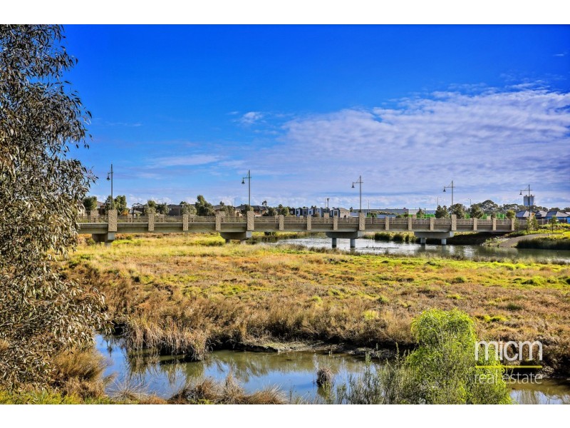 8 Freshet Avenue, Point Cook VIC 3030