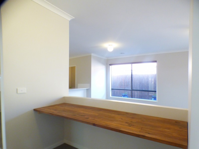 14 Tathra Grove, Point Cook VIC 3030