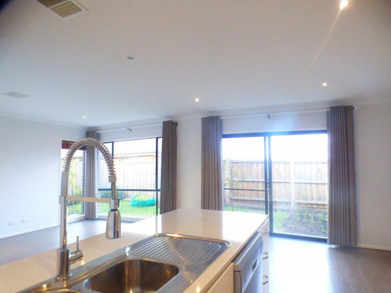 38 Jansar Street, Point Cook VIC 3030