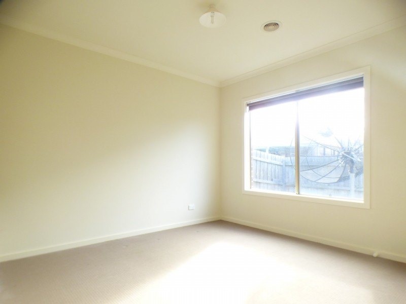 18 Spinifex Street, Point Cook VIC 3030