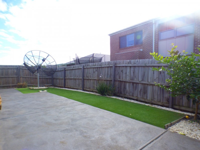 18 Spinifex Street, Point Cook VIC 3030