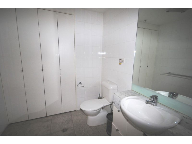 REF 061133/183 City Road, Southbank VIC 3006