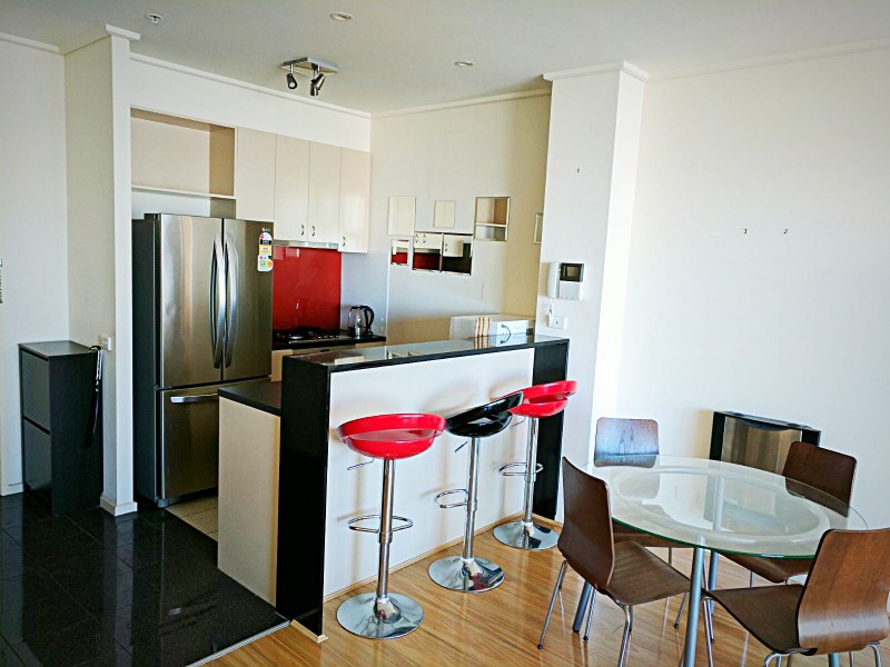 REF 061317/83 Whiteman Street, Southbank VIC 3006