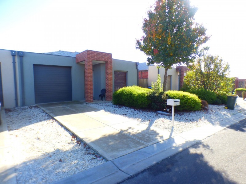 8/39 Astley Crescent, Point Cook VIC 3030
