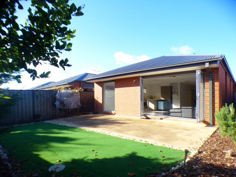 8/39 Astley Crescent, Point Cook VIC 3030