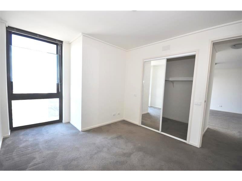 REF 061492/100 Kavanagh Street, Southbank VIC 3006