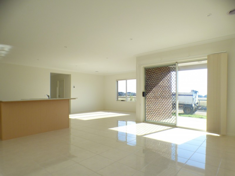 21 Merryfield Circuit, Williams Landing VIC 3027