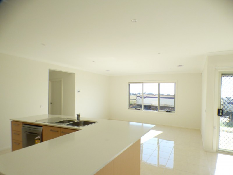 21 Merryfield Circuit, Williams Landing VIC 3027