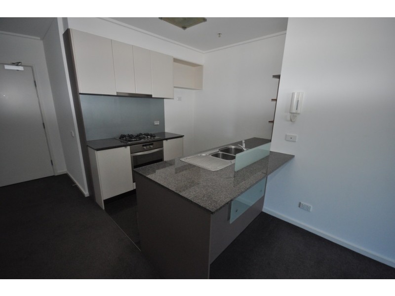 REF 061682/173 City Road, Southbank VIC 3006