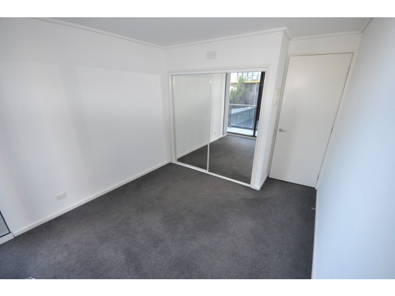 REF 061682/173 City Road, Southbank VIC 3006