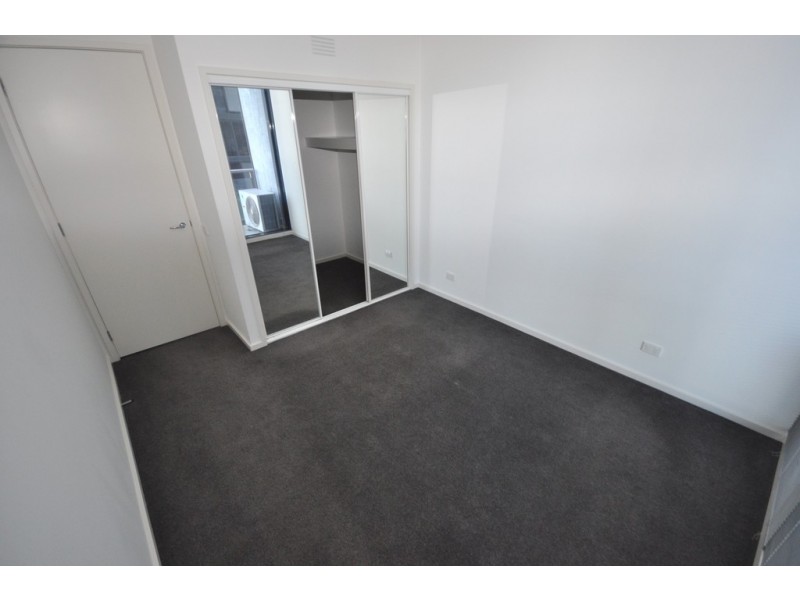 REF 061682/173 City Road, Southbank VIC 3006