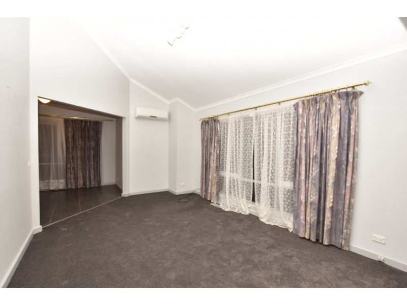4/12 Malcolm Crescent, Doncaster VIC 3108
