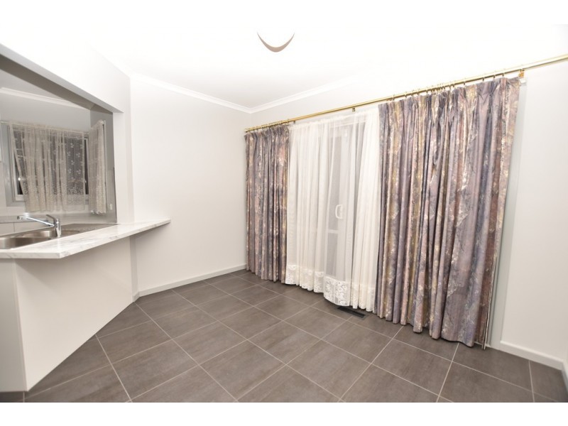 4/12 Malcolm Crescent, Doncaster VIC 3108