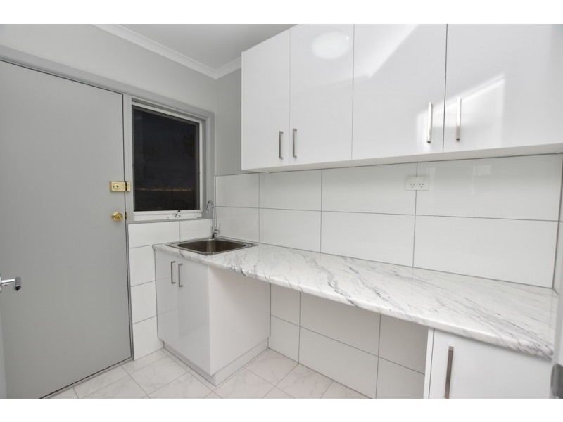 4/12 Malcolm Crescent, Doncaster VIC 3108