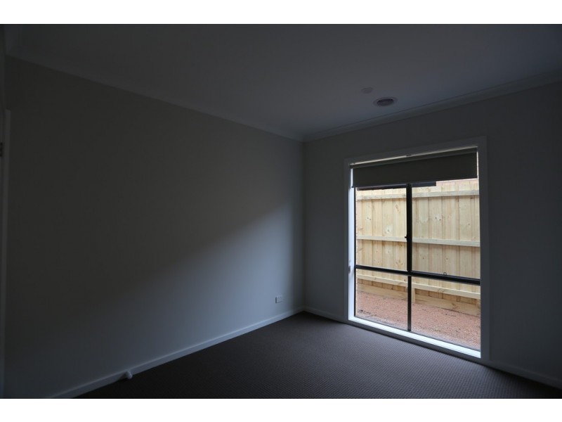 9 St Gwinear Lane, Cranbourne North VIC 3977