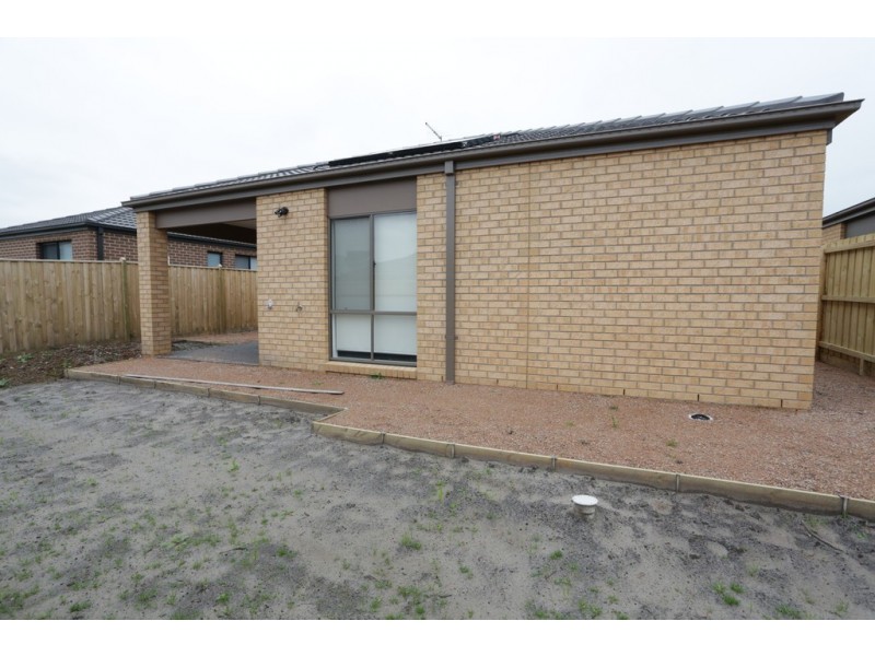 9 St Gwinear Lane, Cranbourne North VIC 3977