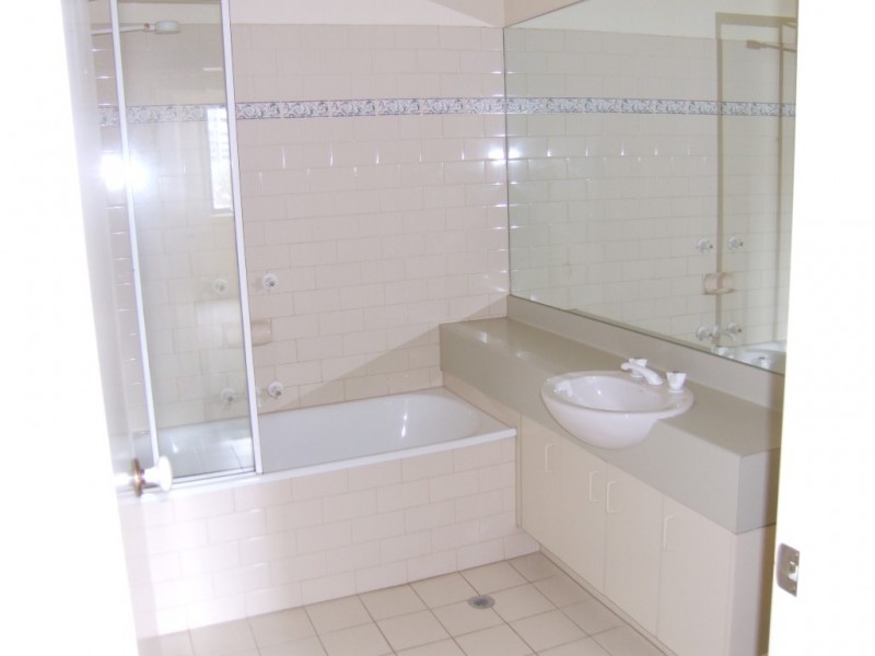 REF 070708/102 Wells Street, Southbank VIC 3006