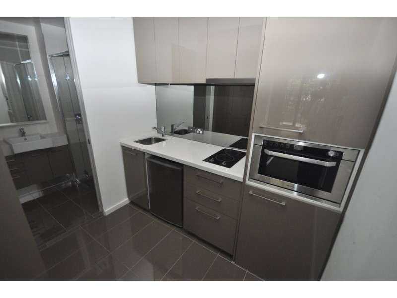 REF 071207/118 Kavanagh Street, Southbank VIC 3006