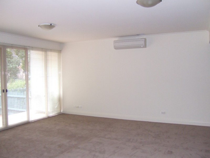 REF 071215/38 Wells Street, Southbank VIC 3006