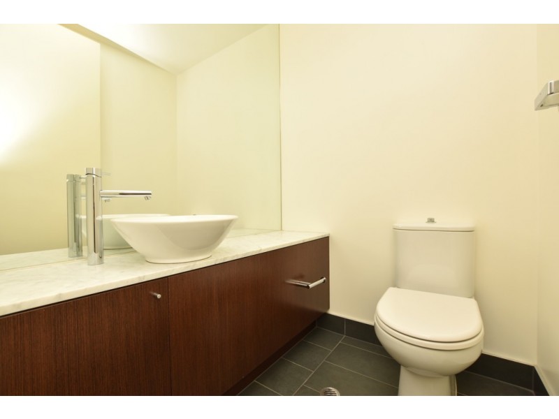 1803/7 Riverside Quay, Southbank VIC 3006