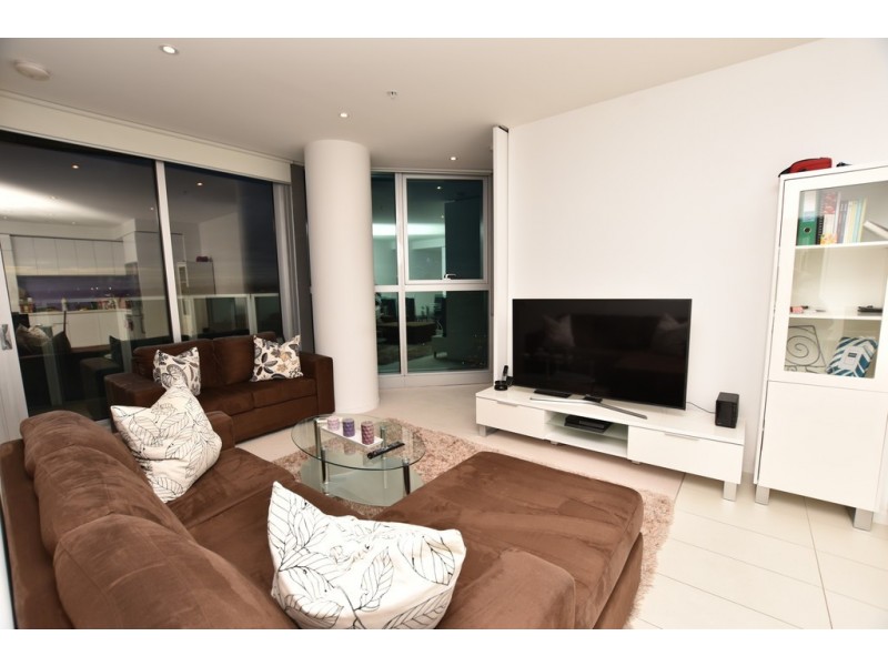 1302N/241 Harbour Esplanade, Docklands VIC 3008