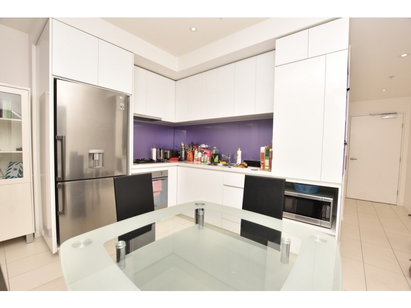 1302N/241 Harbour Esplanade, Docklands VIC 3008