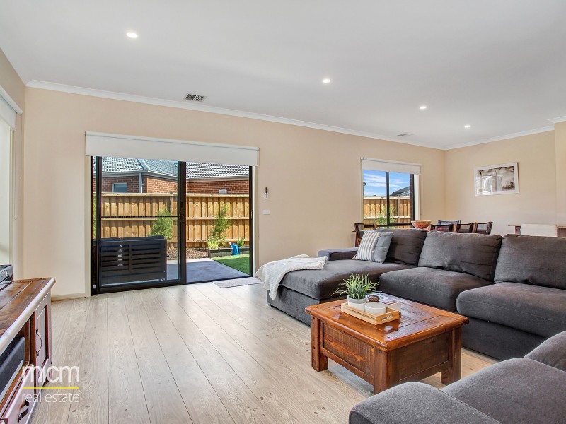 33 Viewside way, Point Cook VIC 3030