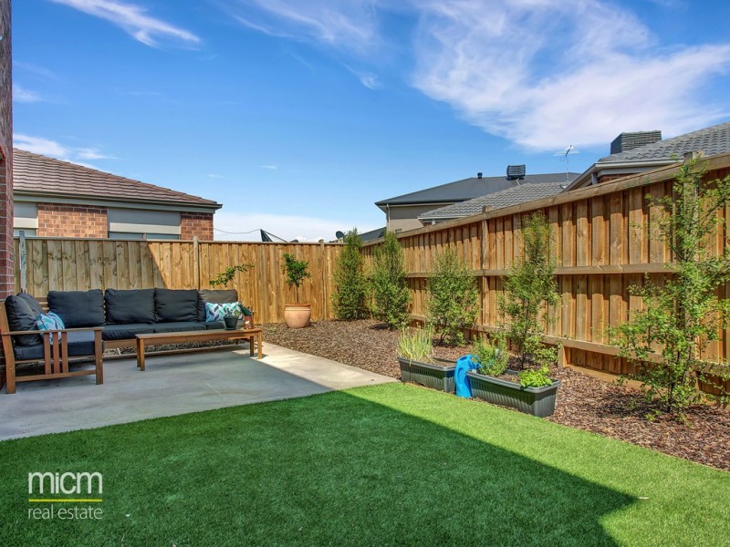 33 Viewside way, Point Cook VIC 3030