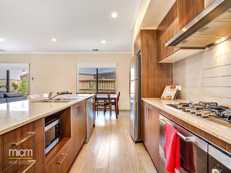 33 Viewside way, Point Cook VIC 3030