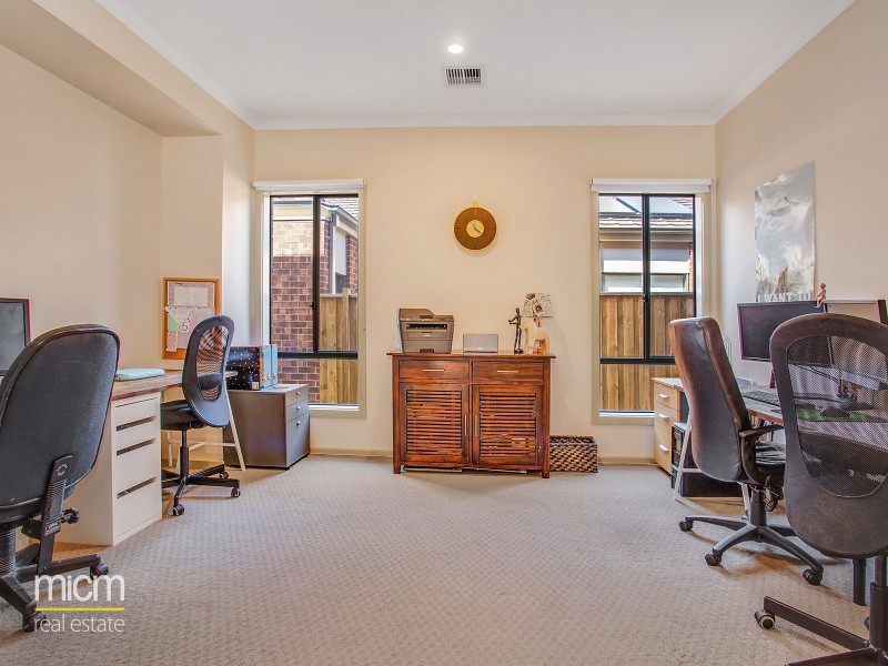33 Viewside way, Point Cook VIC 3030