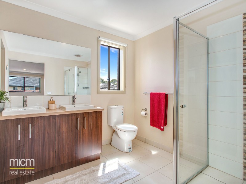 33 Viewside way, Point Cook VIC 3030