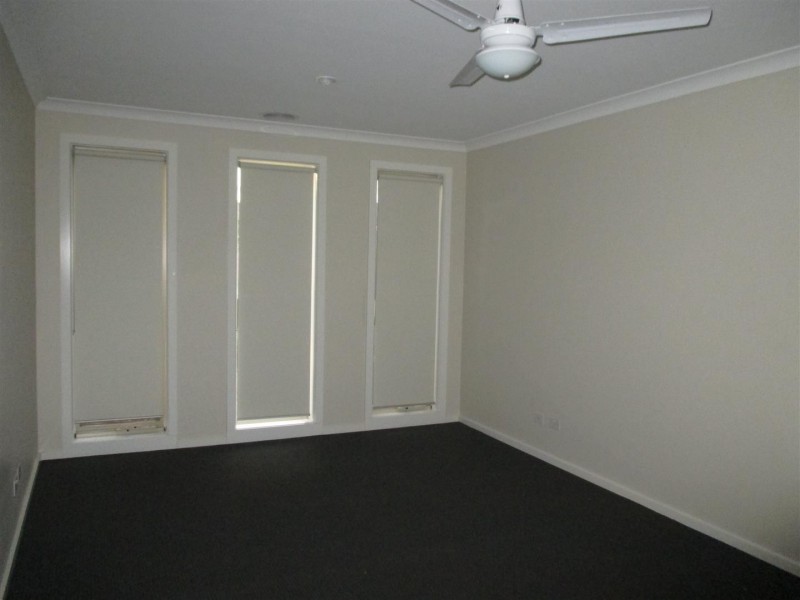 8 Bloomfield Drive, Truganina VIC 3029