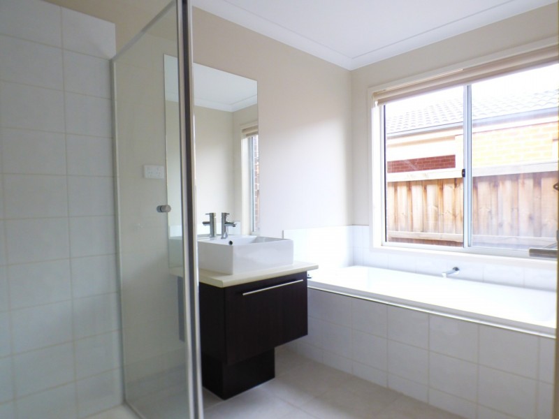 15 Casino Parade, Point Cook VIC 3030