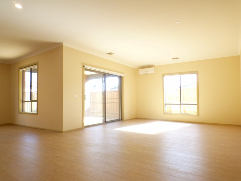 55 Newport Avenue, Williams Landing VIC 3027