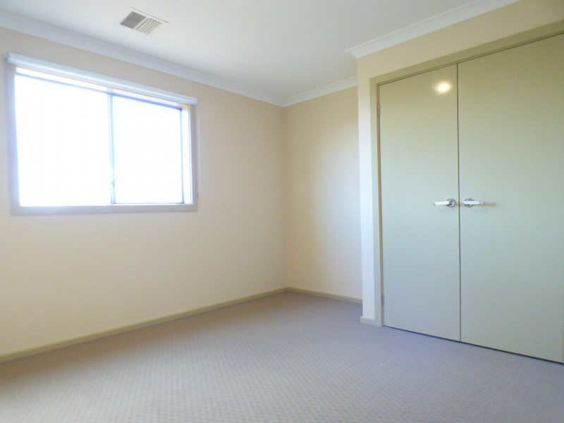 55 Newport Avenue, Williams Landing VIC 3027