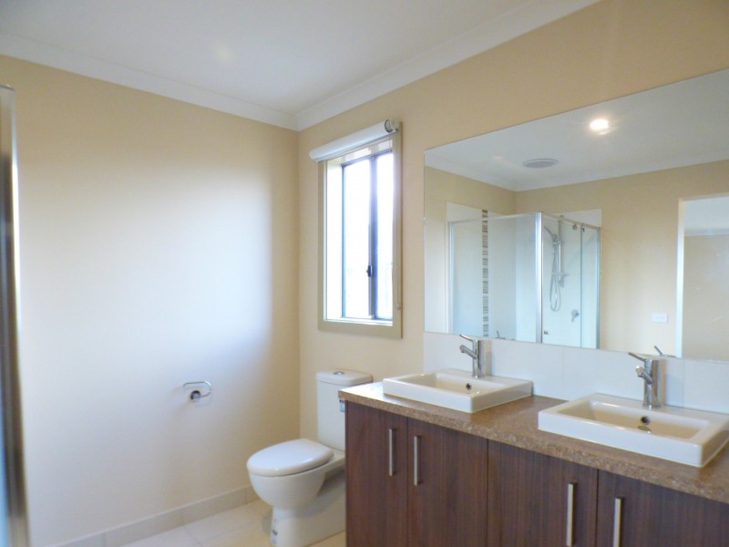 55 Newport Avenue, Williams Landing VIC 3027