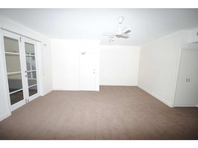 REF 07242/58 Leicester Street, Carlton VIC 3053