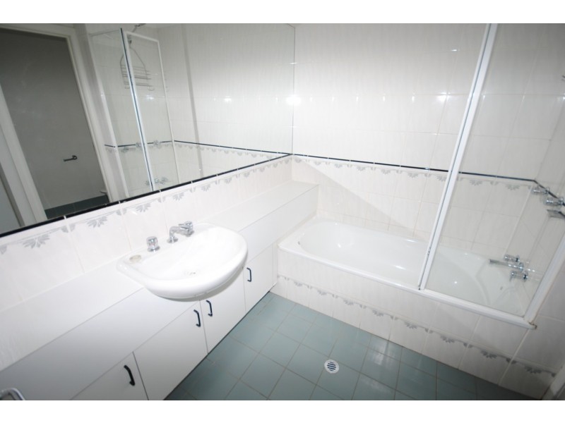REF 07242/58 Leicester Street, Carlton VIC 3053