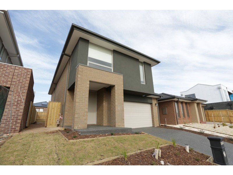 6 St Gwinear Lane, Cranbourne North VIC 3977